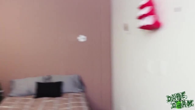 Девки толпой накинулись на член - #1