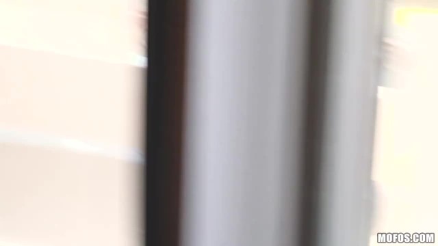 Брюнетка любит необычны - #1