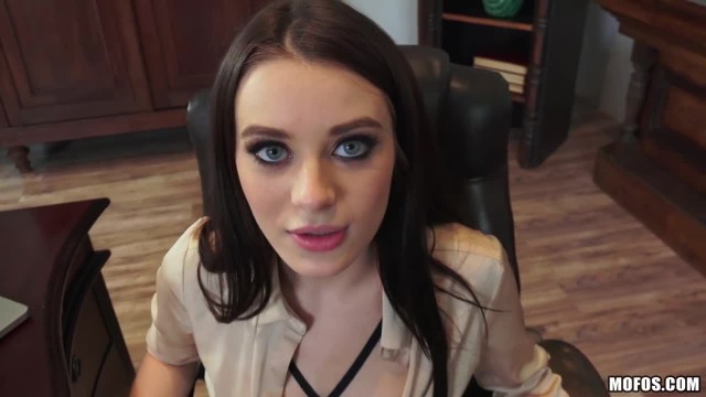 Секс двух коллег на столе - #1