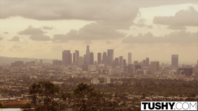 Грудастая дала в тугую попку - #1