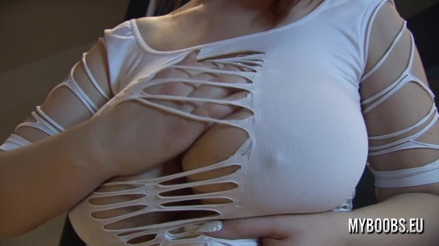 Рыжая светит своими дойками - #6