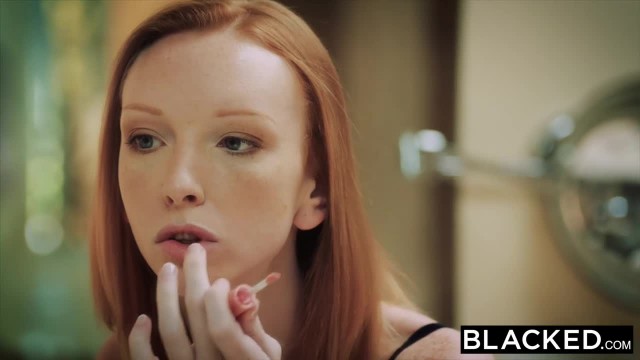 Девка в чулках кайфует с негром - #1