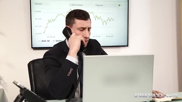 Секретарша на члене шефа - #1