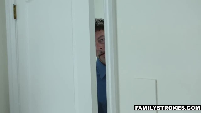 Тайный секс с отчимом - #1