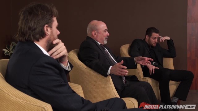 Лесбиянка пробует секс втроем - #4